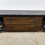 TV-Lowboard mit Rädern Sideboard Massivholz Industrial Design Loft Möbel Kommode