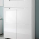 AVANTI TRENDSTORE - SPILLA - Schuhkommode mit 1 Schublade und 2 Türen, weiß / weiß Hochglanz Dekor, ca 70x101x40cm