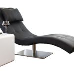 Designer-Liege Chaise-Longue aus Kunstleder schwarz mit vernickeltem Gestell | Siara | Relax-Liege zum Entspannen aus hochwertigem Kunstleder schwarz | Moderner Liege-Sessel für Ihr Wohnzimmer